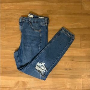 TopShop Jamie ripped jeans